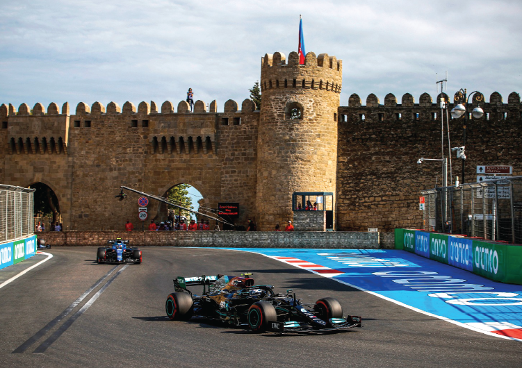 С 15 сентября движение транспорта на улицах, входящих в трассу Baku City Circuit, будет ограничено.