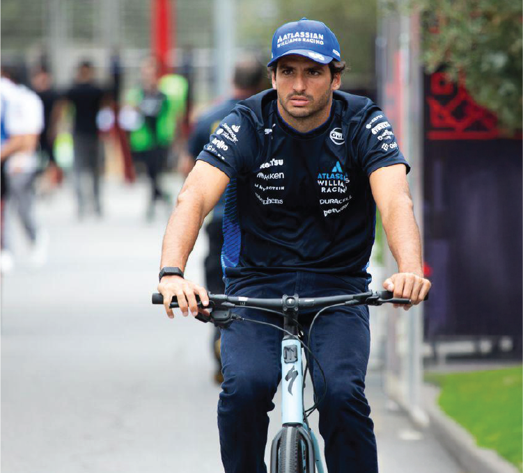 Пилоты Formula 1 в паддоке: до старта гонки остаются считанные часы